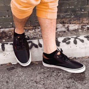 Levi’s Black & Tan Casual Lace-Up Shoes